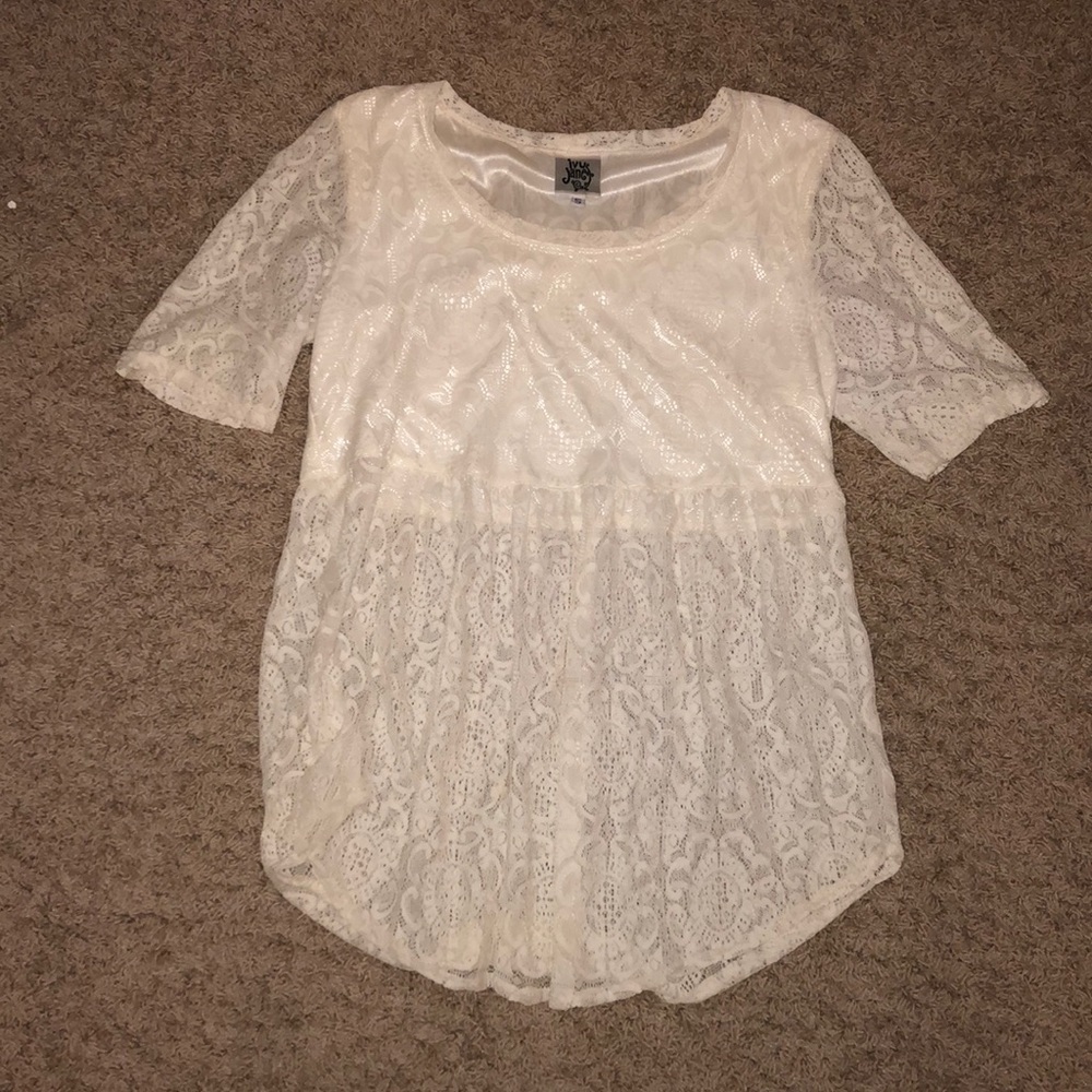 Cream colored 3/4 sleeve blouse!
